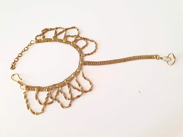 Foot jewelry with adjustable ring and ankle strap in gold