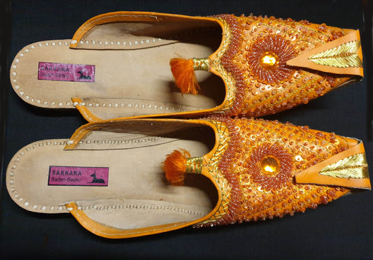 Arabic slippers in copper/orange
