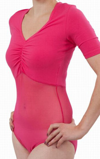 Comfortable bodysuit with short sleeves in fuchsia