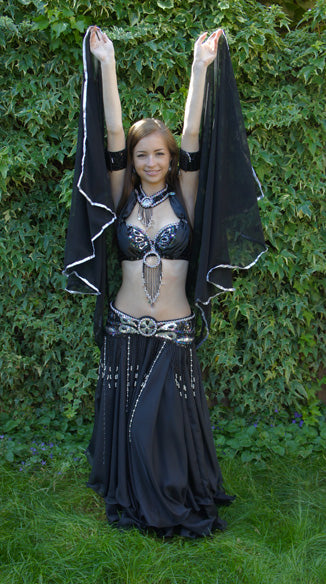 Beautiful belly dance costume 'Jamila' in black.