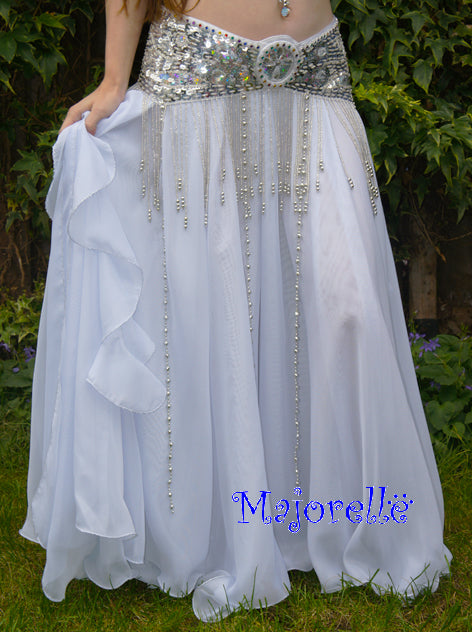Beautiful skirt in white with strips and slits on the sides.