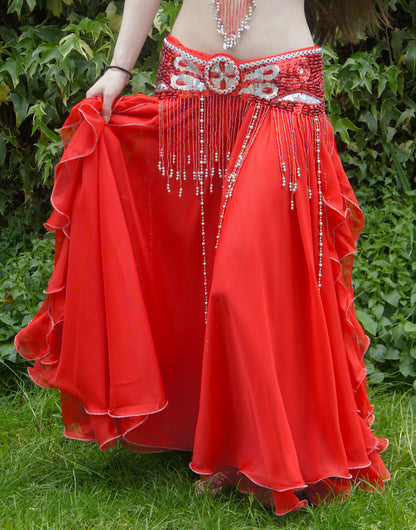 Leuke rok in rood met stroken en splitten aan de zijkant