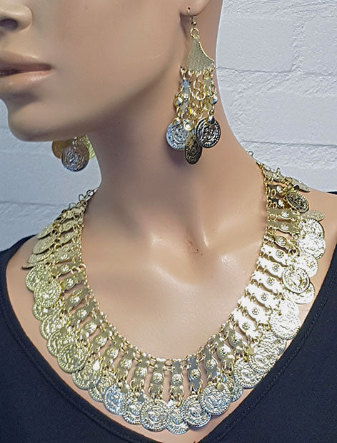 Set of necklace with coins in gold with matching earrings