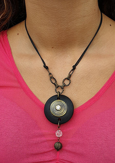 Necklace with black amulet, very light to wear