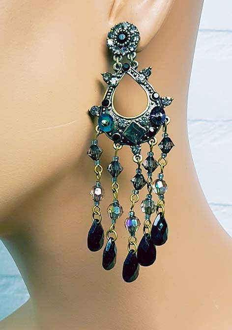 Earrings with black and mother of pearl