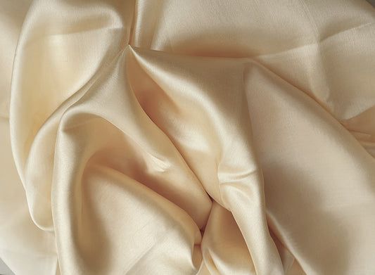 Silk veil in beige 100% silk