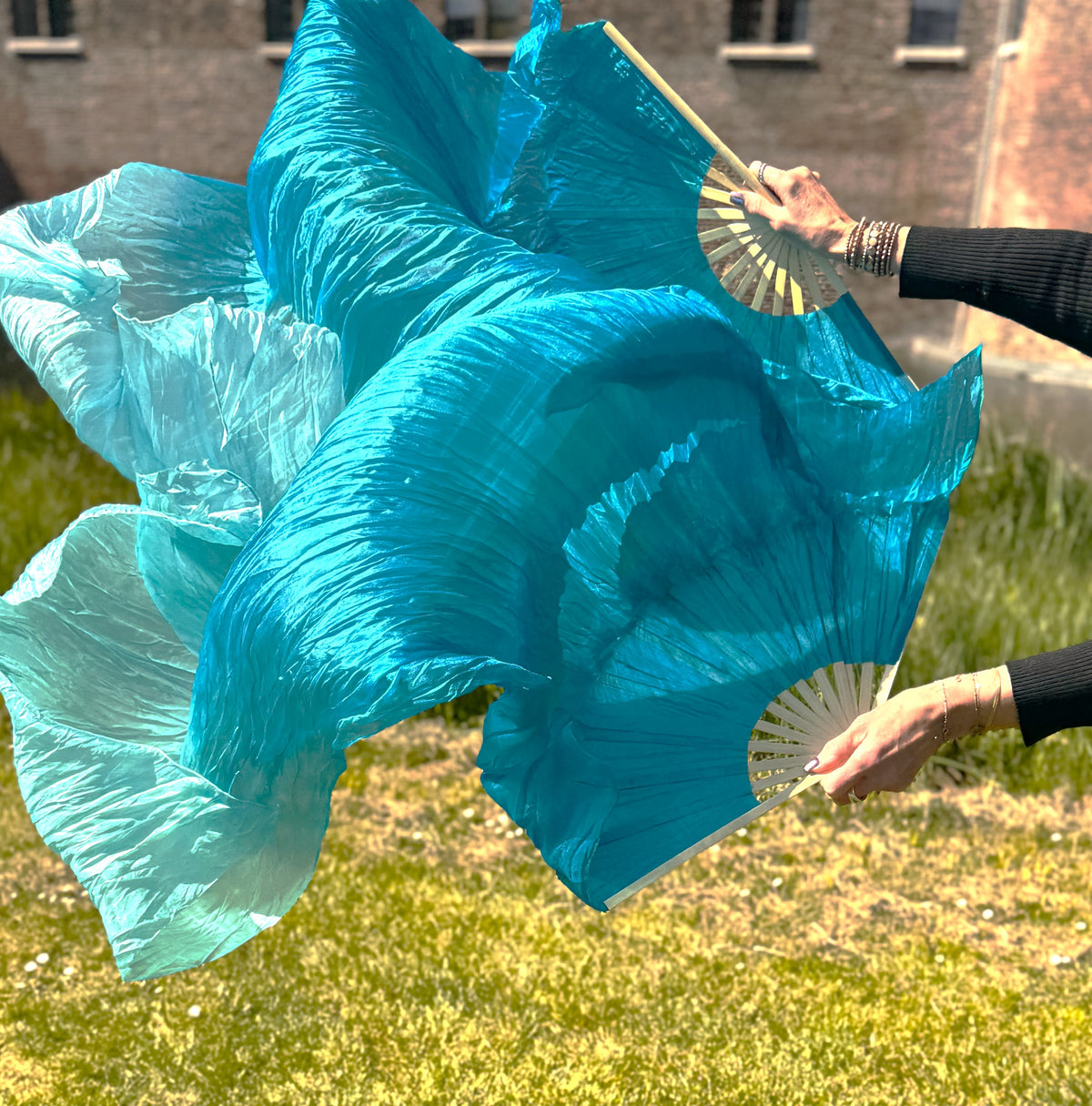 Silk fanveils set in blue-green 150cm