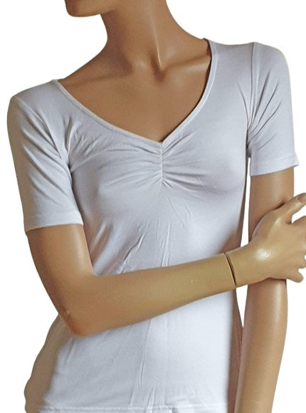 Chitraa white yoga top with short sleeves