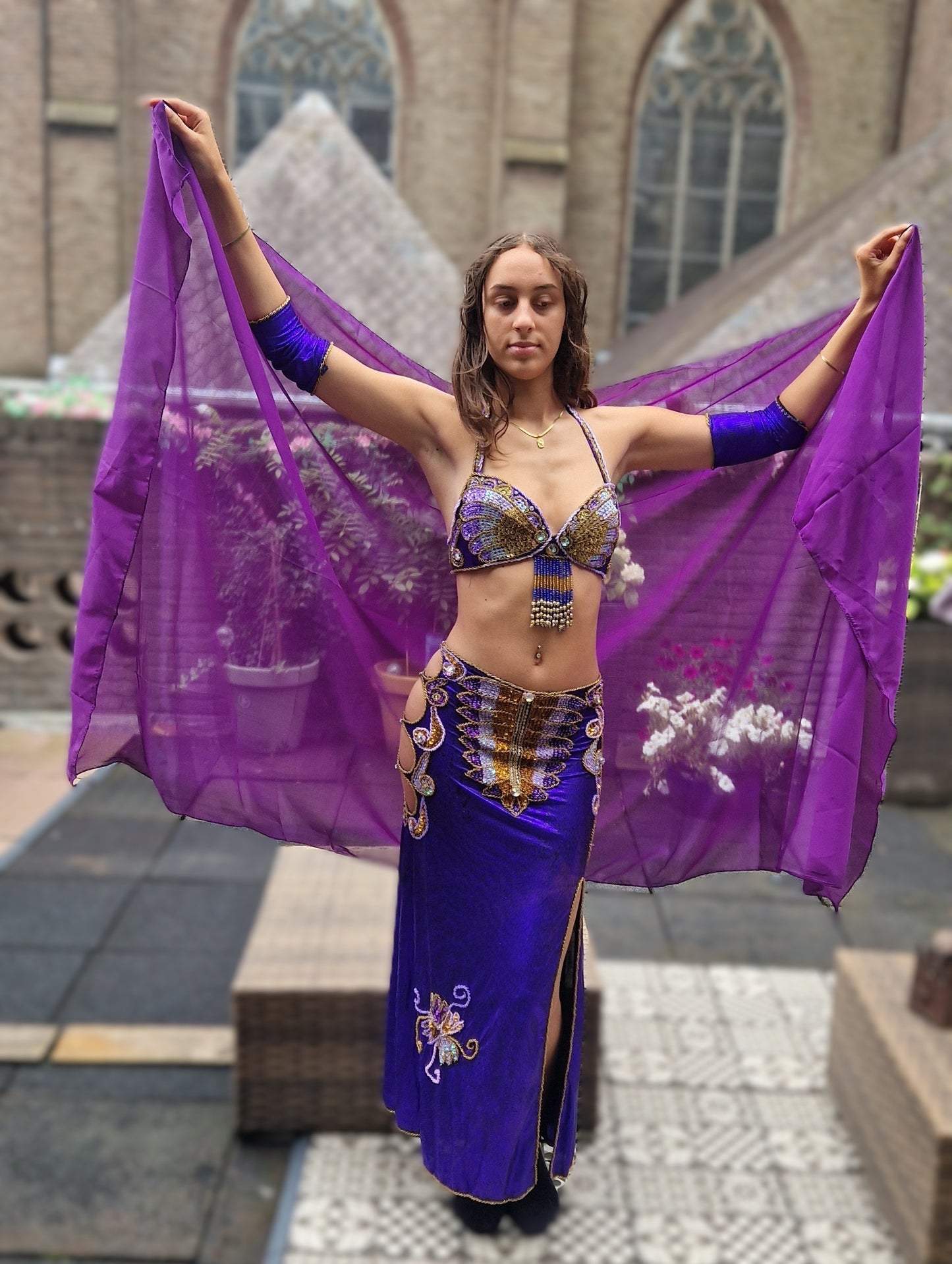 Offer; Beautifully crafted belly dance costume
