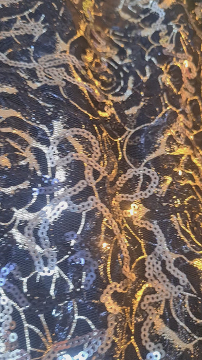 Hip scarf black with gold lines and coins